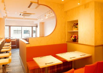 【和CheeseTENSAI】はチーズ専門の料理店です。天ぷらや刺身などの和食に、チーズを取り入れた新たな創作和食をご提供いたします。