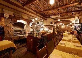 イル・ボッカローネは、イタリア人も認める本場の料理をお届けするトラットリア（大衆食堂）スタイルのレストランとして1989年に誕生しました。