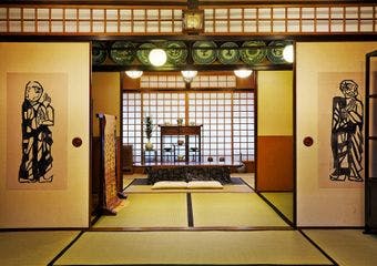 発祥の地と言われているしゃぶしゃぶを、風情と歴史ある日本家屋でじっくりとご堪能ください。