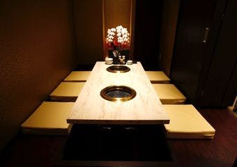 新宿エリアの完全個室で黒毛和牛焼肉をご堪能ください。