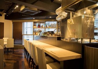 牛テールスープで味わう黒毛和牛しゃぶしゃぶが自慢の隠れ家和食店。