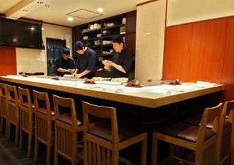 意気な寿し処阿部 広尾本店