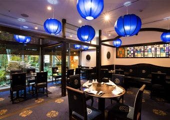 昭和40年に東京は三田に開店した「華都飯店」。中国の伝統的な家庭料理の美味しさを、お気軽にお召し上がりください。