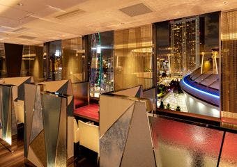 大切な方のおもてなしに、ご友人との食事会に、ご家族とのご歓談に、五感が満たされ心寛ぐひとときを、どうぞごゆっくりお楽しみください。