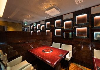 大切な方のおもてなしに、ご友人との食事会に、ご家族とのご歓談に、五感が満たされ心寛ぐひとときを、どうぞごゆっくりお楽しみください。