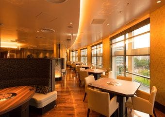 大切な方のおもてなしに、ご友人との食事会に、ご家族とのご歓談に、五感が満たされ心寛ぐひとときを、どうぞごゆっくりお楽しみください。