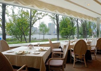 フランス料理レストラン ベルビュー／新潟グランドホテル