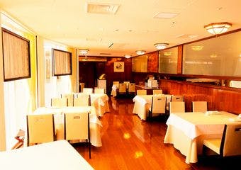 名店「福臨門酒家」の創業者の七男 徐維均氏が2013年に立ち上げた広東料理店のブランド。最高級の広東料理をわが家のような居心地のいい空間で。