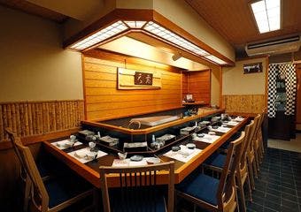 “明日また食べたくなるテンプラ”がコンセプト。洗練された上質な和の空間で、天ぷらをはじめとする和食がお召し上がりいただけます。