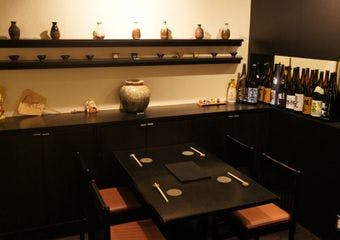【西麻布 山本】は人気店のシェフや料理人も通う美味しく豊富な一品料理を味わえる創作和食のお店です。