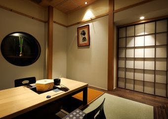 銀座の料亭街で京都のおもてなし。全室個室で大切なご接待からご宴会まで、様々なシーンでご利用いただけます。