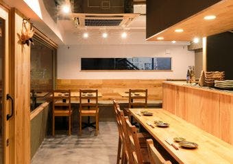 石橋阪大前駅から徒歩6分。おしゃれにいただく創作和食料理【割烹cob】。昔気質の和の雰囲気と現代的なカジュアルさを併せ持ったお店です。