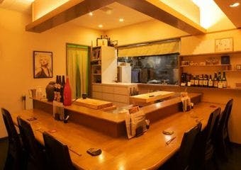 大人の隠れ家的小料理店。和食×日本酒をお楽しみください。