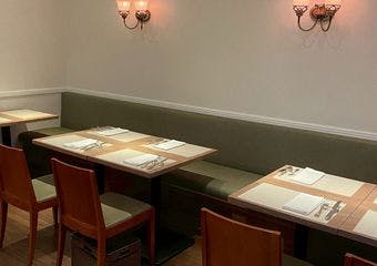 14年間パリで研鑚を積む中で、オーナーシェフが感銘を受けた本場のフランス家庭料理をお楽しみください。