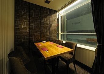 完全個室完備の牛タンしゃぶしゃぶと肉の握り寿司の専門店
