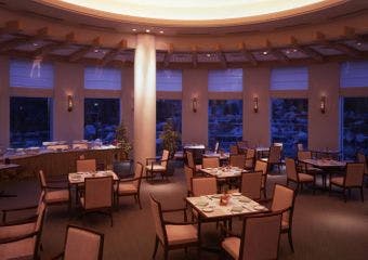 洋食レストラン カメリア／オークラ アカデミアパーク ホテル