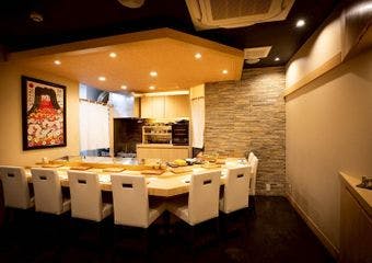 技へのこだわり、細かなおもてなしで、陽を仰ぐ花のような笑顔をお客様に。