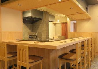 職人技が冴える、極上の寿司体験を