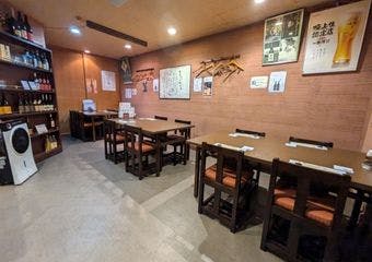 肉・魚・と当店が扱う素材は、生産者の顔が見える食材のみ。全国の産地より直接入荷し、各々の特徴を活かした一皿に仕上げご提供致します。