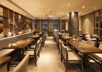 【銀座一丁目駅2分・個室有】夜景を眺めながら｜専用窯で焼く北京ダックや高級食材の贅沢中華