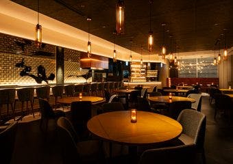 洗練されたオリエンタル空間で、職人技が光るSushiをさまざまなスタイルで楽しめます。
