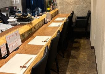 地元・姫路産の食材を中心にした和食が楽しめます。落ち着いた店内で手間暇かけた一品料理や四季折々の食材を使ったコースが魅力です。