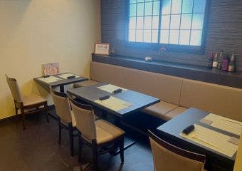 厳選食材を使用した和食を提供する新店舗。伝統と創意を融合した逸品を、落ち着いた空間でお楽しみください。