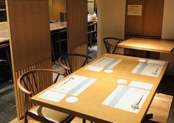 銀座の隠れ家「銀座 圓」では、料亭仕込みの京料理と現代の感覚に合わせた和食を提供。お昼の「一汁二菜ランチ」も好評。大切なひとときに最適です。