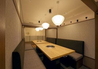 伝統の目利きで選び抜かれた食材を洗練された空間で堪能する