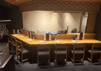 四季折々の食材を使用した料理と釜飯をお楽しみください。