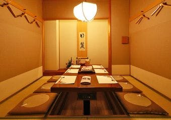 引き上げ湯葉と豆腐が紡ぐ、粋な創作懐石料理にあたたまる