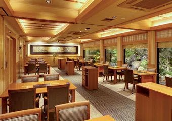 引き上げ湯葉と豆腐が紡ぐ、粋な創作懐石料理にあたたまる