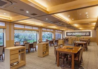 引き上げ湯葉と豆腐が紡ぐ、粋な創作懐石料理にあたたまる