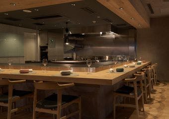 東銀座の隠れ家で食材の新たな魅力に出会う、至高の美食体験