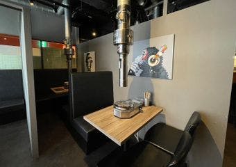 雪溶けカルビや特厚切りの上レバーなど当店オリジナルの焼肉も数多くあり、CHINTANならではのお肉をお楽しみいただけます。

