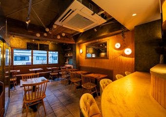 普段使いはもちろん、特別な日にもお使いいただける地域に根差したカジュアルビストロとして、皆様のお越しをお待ちしております。