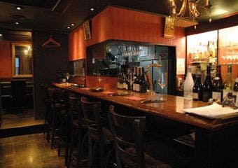 池尻大橋のフレンチワインバーで極上の料理と厳選ワインを堪能。気軽に立ち寄れる至福の一軒。