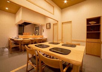 わずか6席の特等席で味わう、至極の割烹体験