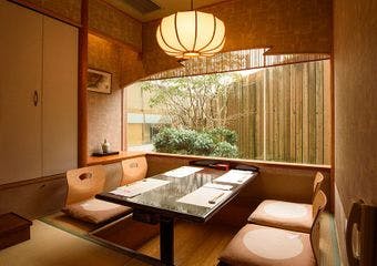 湯葉と豆腐にこだわった、彩りあふれる懐石料理