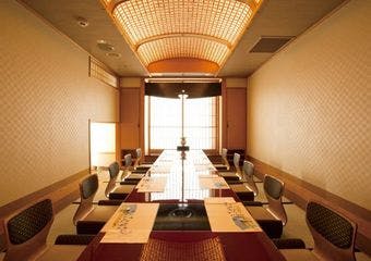 湯葉と豆腐にこだわった、彩りあふれる懐石料理