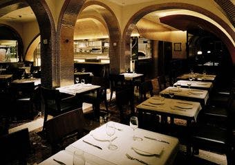 本格ピッツァとワインで、秋葉原を満喫