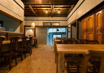 肉屋厳選の熟成肉を使用！ホテル出身フレンチシェフによる創作串揚げのお店