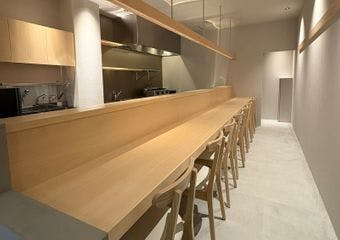 落ち着いた店内で、和のお料理をカジュアルに楽しめるお店