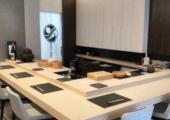 鮨 佳月