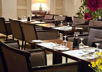 その扉の先にあるのは、知られざる美食の静寂。