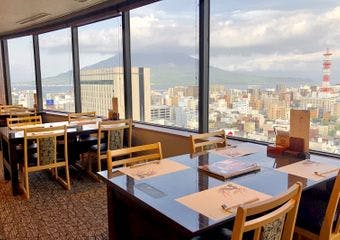 引き上げ湯葉と豆腐が紡ぐ、粋な創作懐石料理にあたたまる