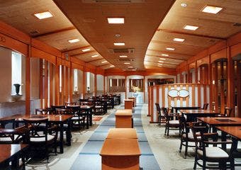 引き上げ湯葉と豆腐が紡ぐ、粋な創作懐石料理にあたたまる