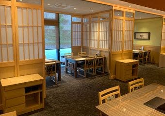 引き上げ湯葉と豆腐が紡ぐ、粋な創作懐石料理にあたたまる