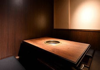 和牛とタン焼肉とみ 新橋本店