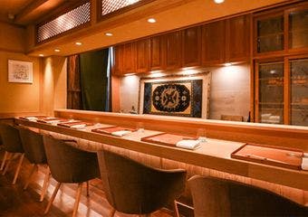 テーマに和とフレンチの遊びから生まれる
フレンチジャポネーゼ